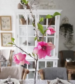 Lang kunstig rosa magnolia...