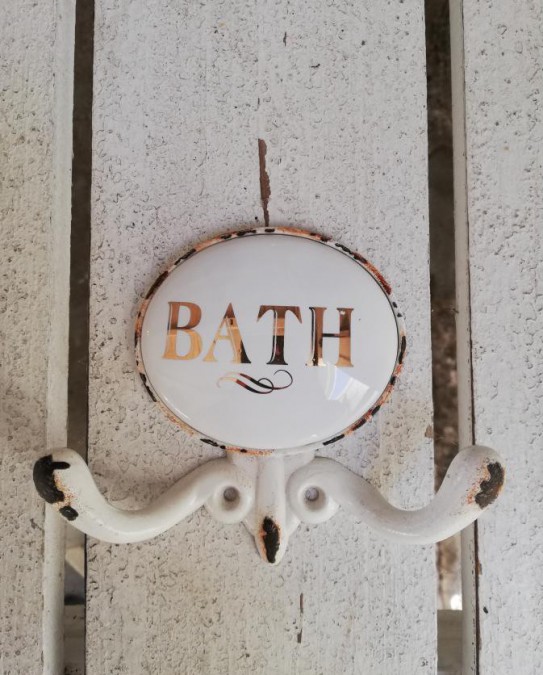 Dobbeltknage Bath i patineret metal - 1
